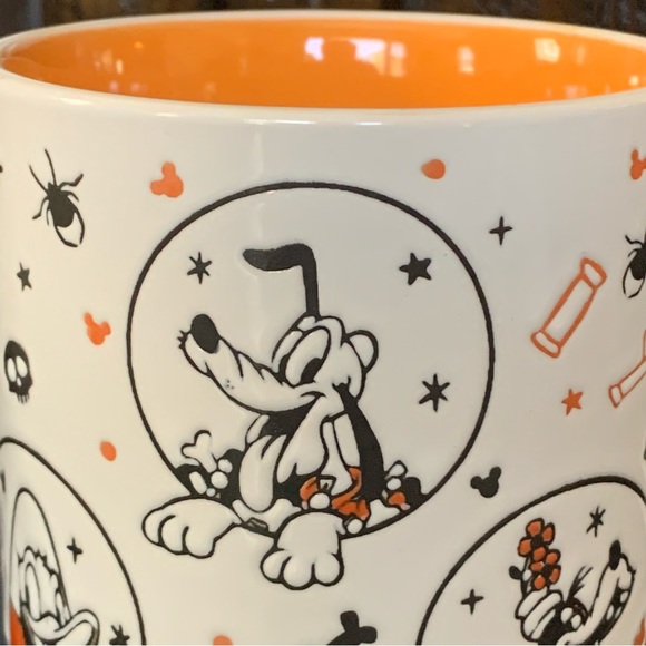 Disney Halloween Mug - Mickey & Minnie Donald & Daisy Pluto & Goofy - Picture 2 of 10